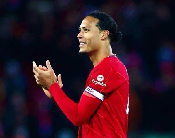 戴维对乌迪内斯的进球被吹越位，但VAR划线似乎存在问题（戴维对阵乌迪内斯进球被判越位，VAR划线存疑）