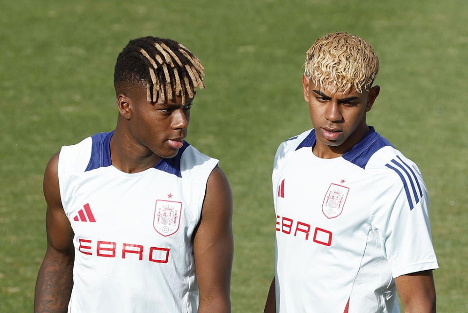 国乒8-2法国采访！莎头谈双打，王曼昱不满失误，梁靖崑谈被逆转（国乒8-2胜法国赛后采访：“莎头”聊双打，王曼昱不满失误，梁靖崑谈遭逆转）