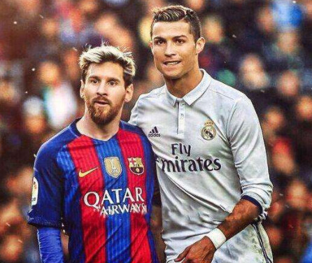 足球不会同情任何人（足球从不怜悯任何人）