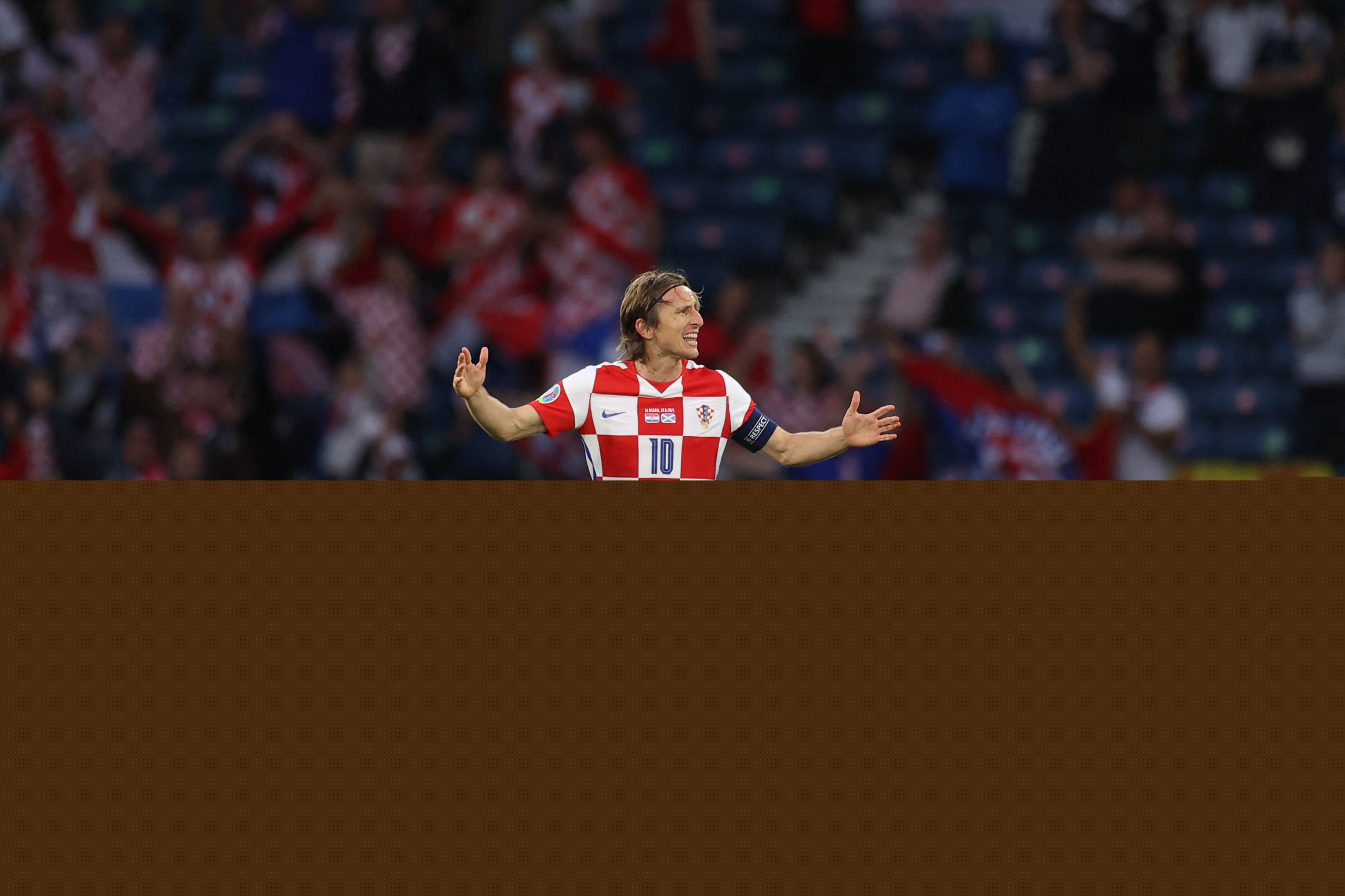 勇士队记：巴特勒核磁共振显示无结构性损伤，不会长期缺阵（勇士随队记者：巴特勒核磁检查未见结构性损伤，预计不会长期缺阵）