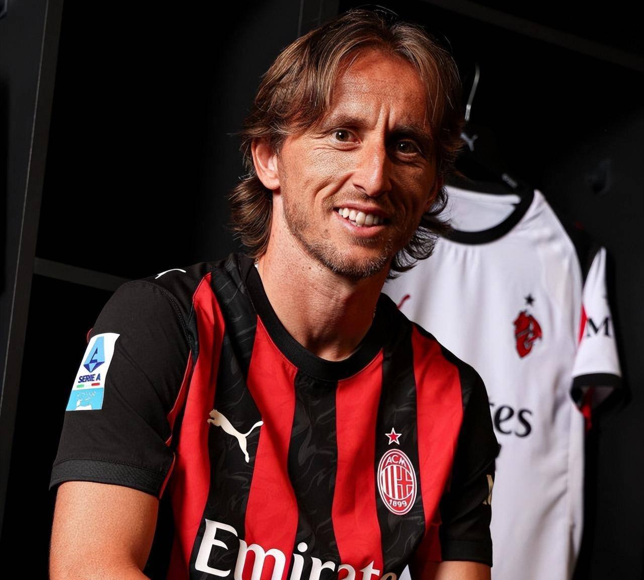 英媒：压垮骆驼的最后一根稻草，或是萨拉赫欧冠防守的懈怠（英媒：萨拉赫欧冠防守端松懈，或成球队崩盘的决定性诱因）