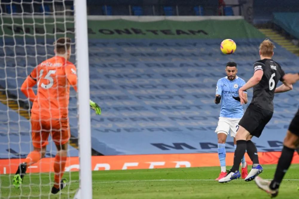 米兰补强后防线时出现新名字：萨索洛的杰伊·伊德泽斯（米兰后防引援现新目标：萨索洛中卫杰伊·伊德泽斯）