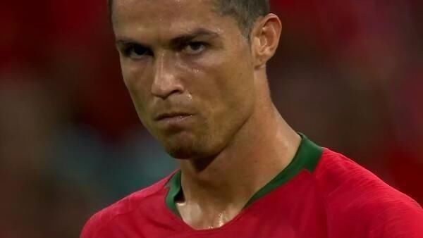 TA：皇马寻求引进后卫和中场；他们愿听取对罗德里戈的报价（TA：皇马欲补强后卫与中场，罗德里戈报价可谈）