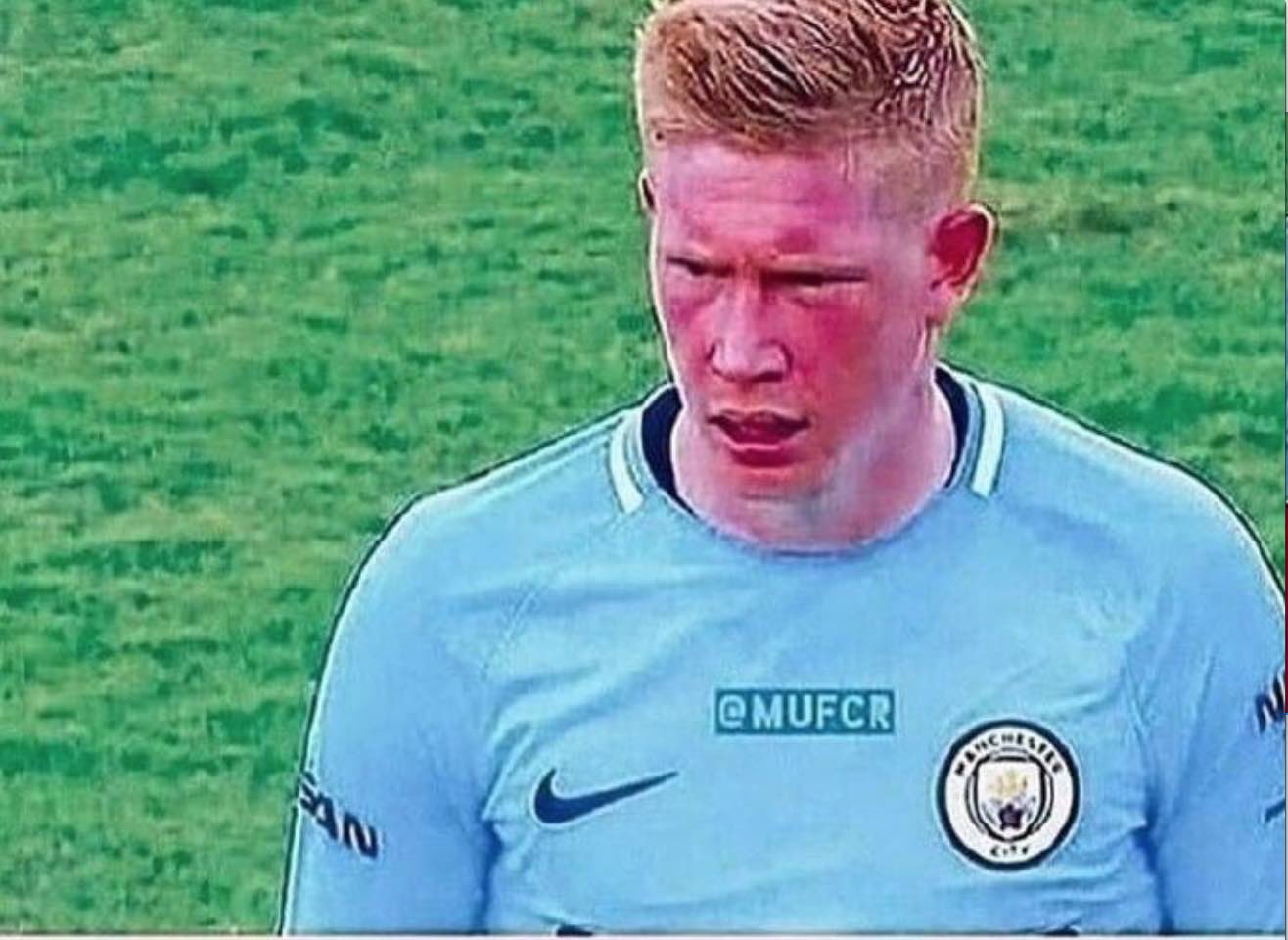 德佬回应传闻：我为身边能有孔蒂这样的真正男人而感到自豪（德佬辟谣：与孔蒂这样的真男人并肩让我倍感自豪）