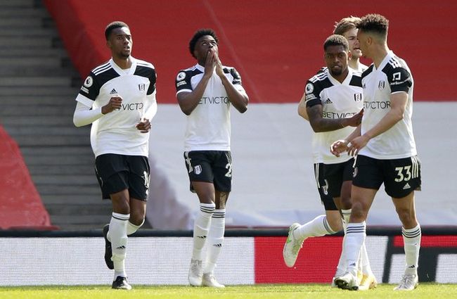 WTT总决赛：王楚钦／孙颖莎3-0林诗栋／蒯曼，收获两连胜（WTT总决赛：王楚钦／孙颖莎3-0完胜林诗栋／蒯曼，迎来两连胜）