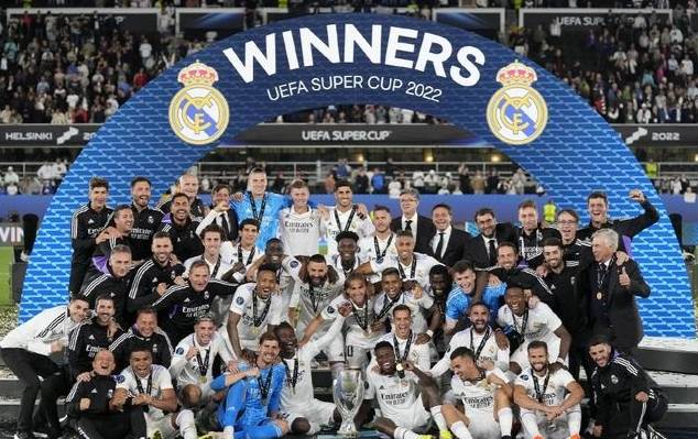 活塞队史35+10+10场次：康宁汉姆2场，其他球员合计2场（活塞队史35+10+10次数：康宁汉姆2场，其余球员合计2场）