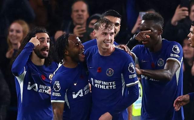 记者：阿隆索执教皇马后常与瓜帅交流；他可能不想小熊留队（记者：阿隆索入主皇马后与瓜帅交流频繁，或无意让小熊留队）