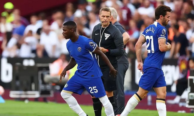 亚冠生死博弈！布里兰主场怒怼江原FC，8球神锋剑指出线（亚冠生死战：布里兰主场硬刚江原FC，8球锋霸剑指出线）