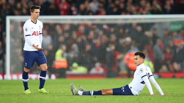 二传不稳教练加戏！科内利亚诺2：3米兰，痛失超级杯冠军（二传起伏教练抢戏，科内利亚诺2-3不敌米兰，无缘超级杯冠军）