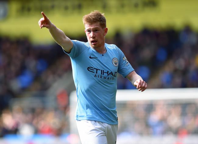 滕哈格：球员转会很正常，但最好别在一个转会窗放走四五人（滕哈格：转会属常态，但单个转会窗不宜一次放走四五人）