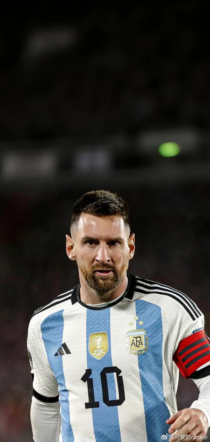 一齐登场！齐达内中国风亮相FC嘉年华，传奇卡重磅揭晓！（齐达内中国风亮相FC嘉年华，传奇卡重磅发布！）